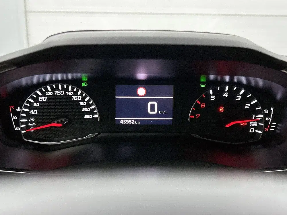 Peugeot 2008 1.2 100pk Allure uit 2023, foto 14