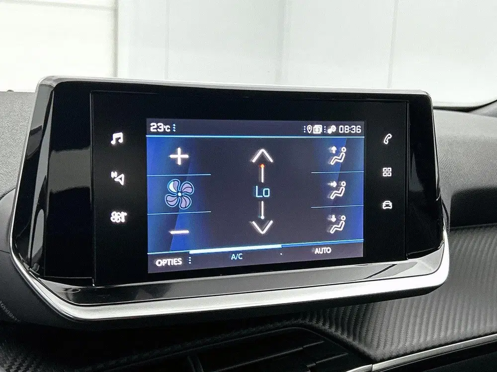 Peugeot 2008 1.2 100pk Allure uit 2023, foto 19