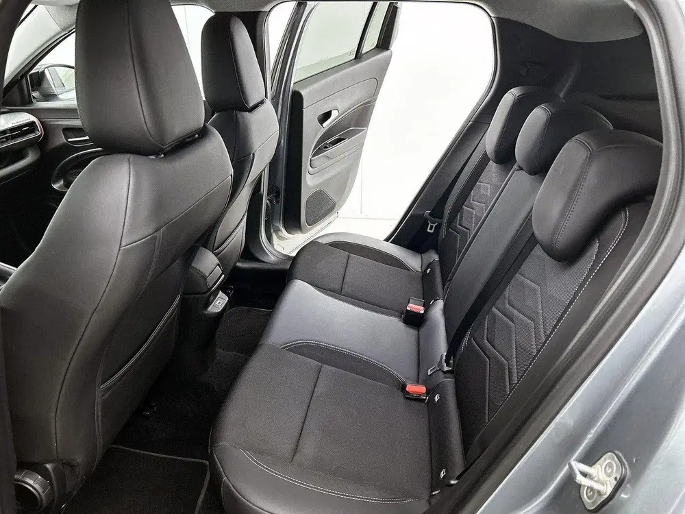 Jeep Avenger 1.2 100pk Summit uit 2025, foto 13