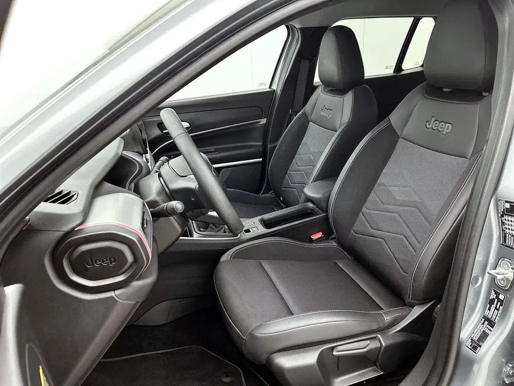 Jeep Avenger 1.2 100pk Summit uit 2025, foto 9