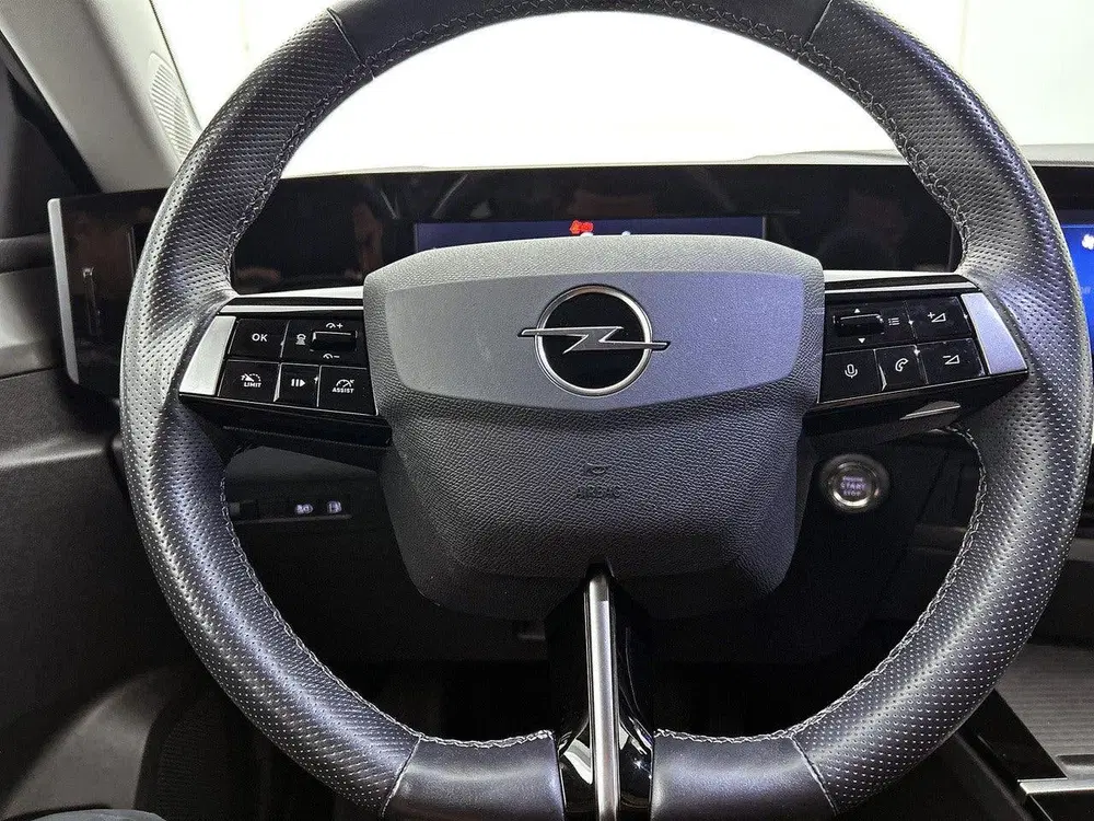 Opel Astra 180pk Hybrid Edition uit 2022, foto 13