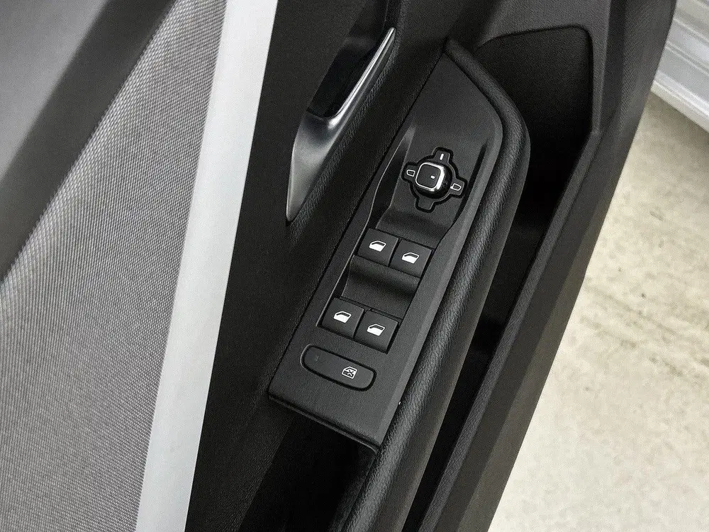Opel Astra 180pk Hybrid Edition uit 2022, foto 19