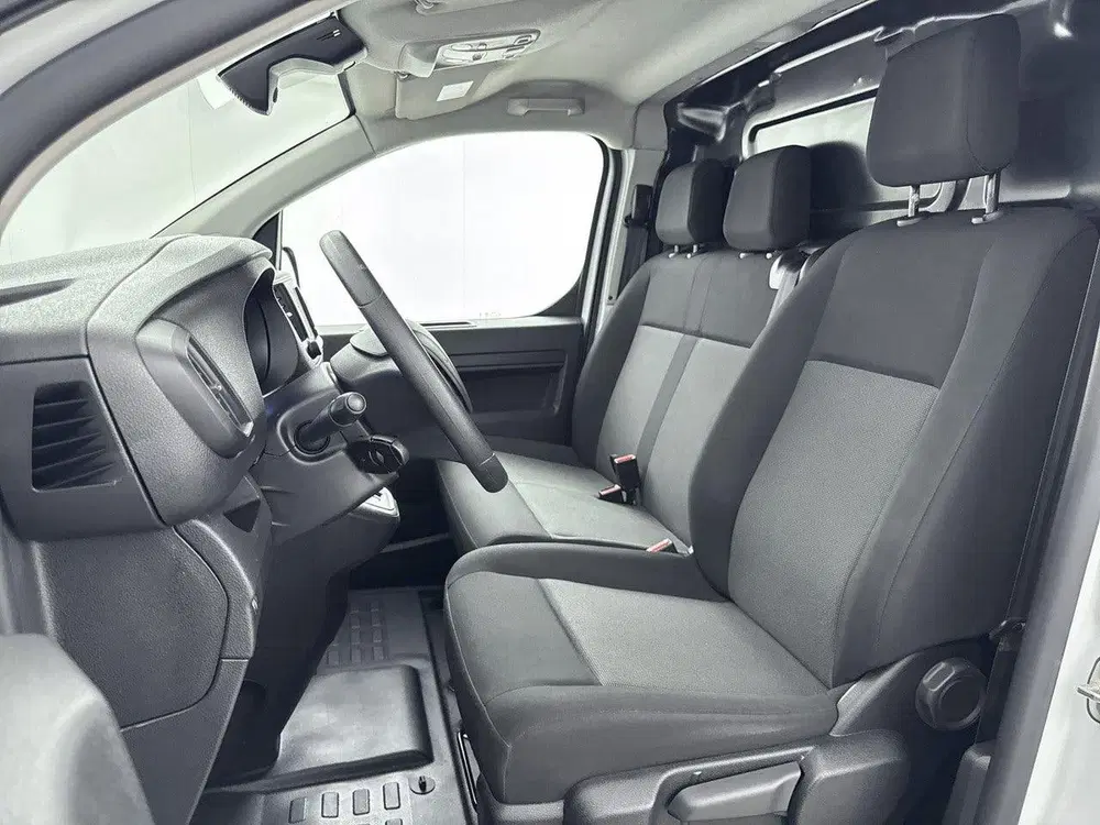 Peugeot Expert EV L2 75 kWh uit 2023, foto 6