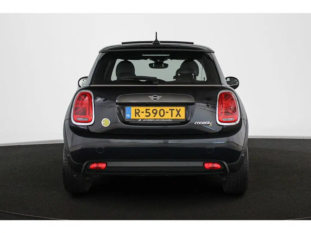 Mini Electric Yours 33 kWh Pano Stoelverwarming Keyless uit 2020, foto 14