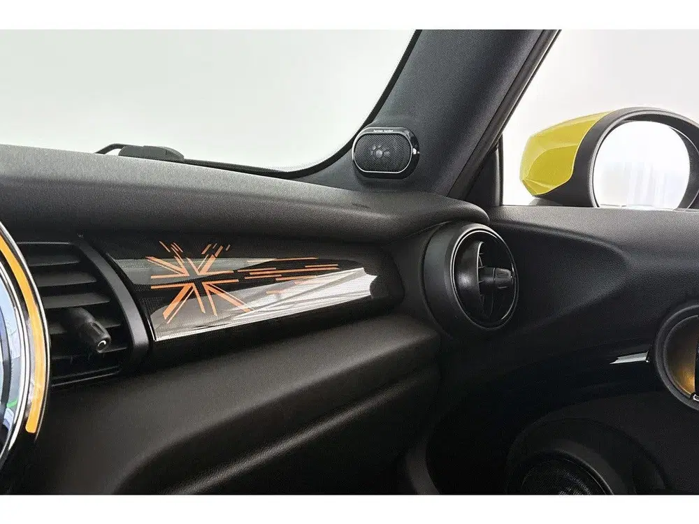 Mini Electric Yours 33 kWh Pano Stoelverwarming Keyless uit 2020, foto 18