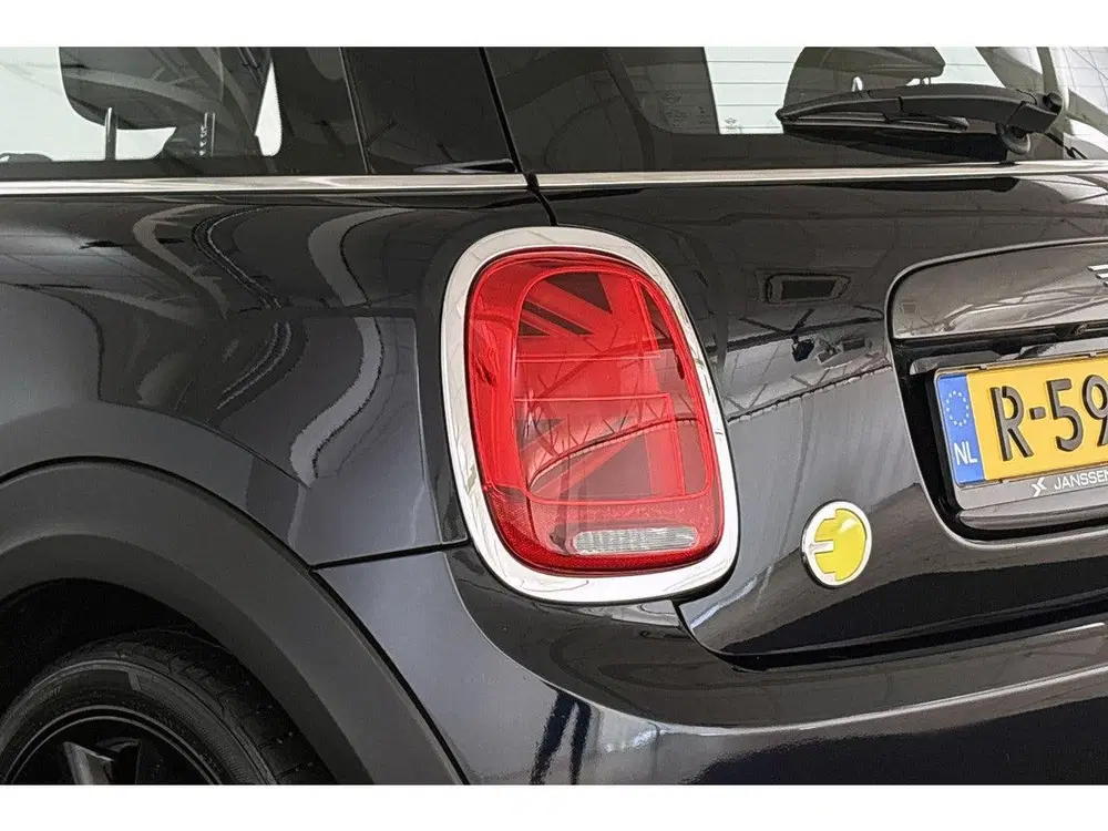 Mini Electric Yours 33 kWh Pano Stoelverwarming Keyless uit 2020, foto 19