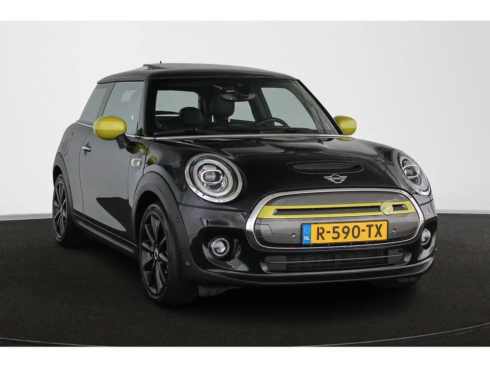 Mini Electric Yours 33 kWh Pano Stoelverwarming Keyless uit 2020, foto 2