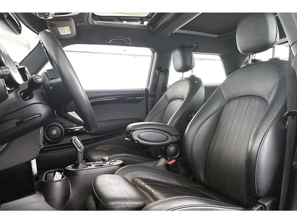 Mini Electric Yours 33 kWh Pano Stoelverwarming Keyless uit 2020, foto 6