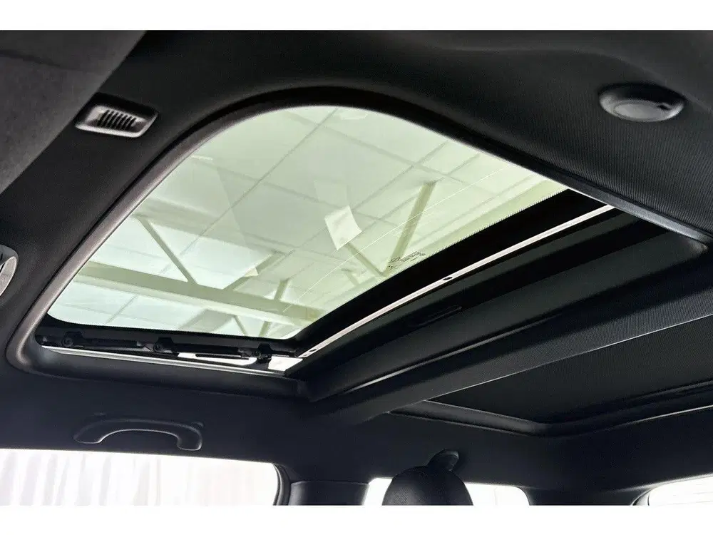 Mini Electric Yours 33 kWh Pano Stoelverwarming Keyless uit 2020, foto 7