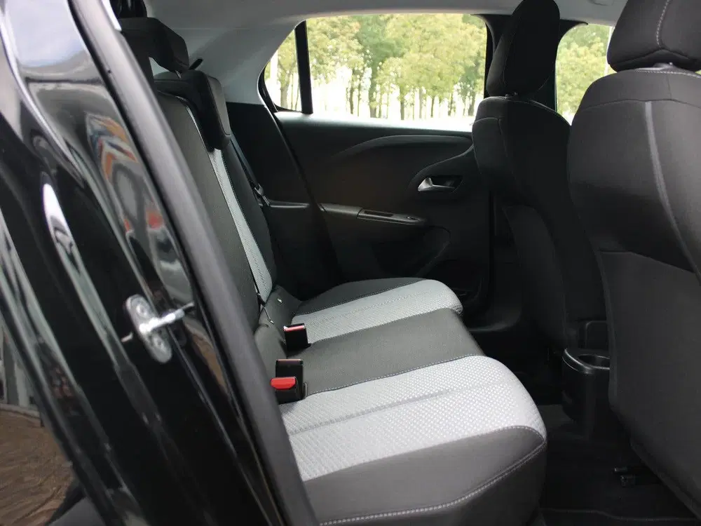 Opel Corsa 1.2 Edition uit 2024, foto 12