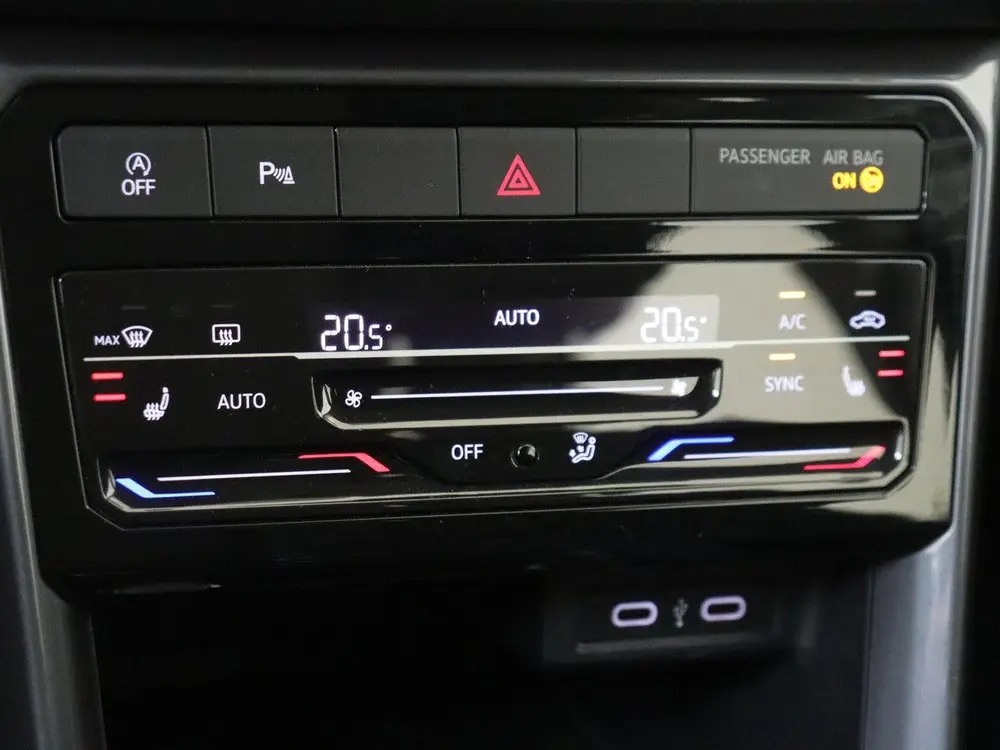 Volkswagen T-Cross 1.0 TSI Style | Automaat | Stoelverwarmin uit 2022, foto 20