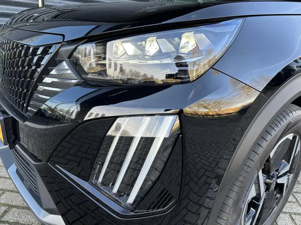 Peugeot 2008 1.2 Hybrid 145 GT uit 2026, foto 16