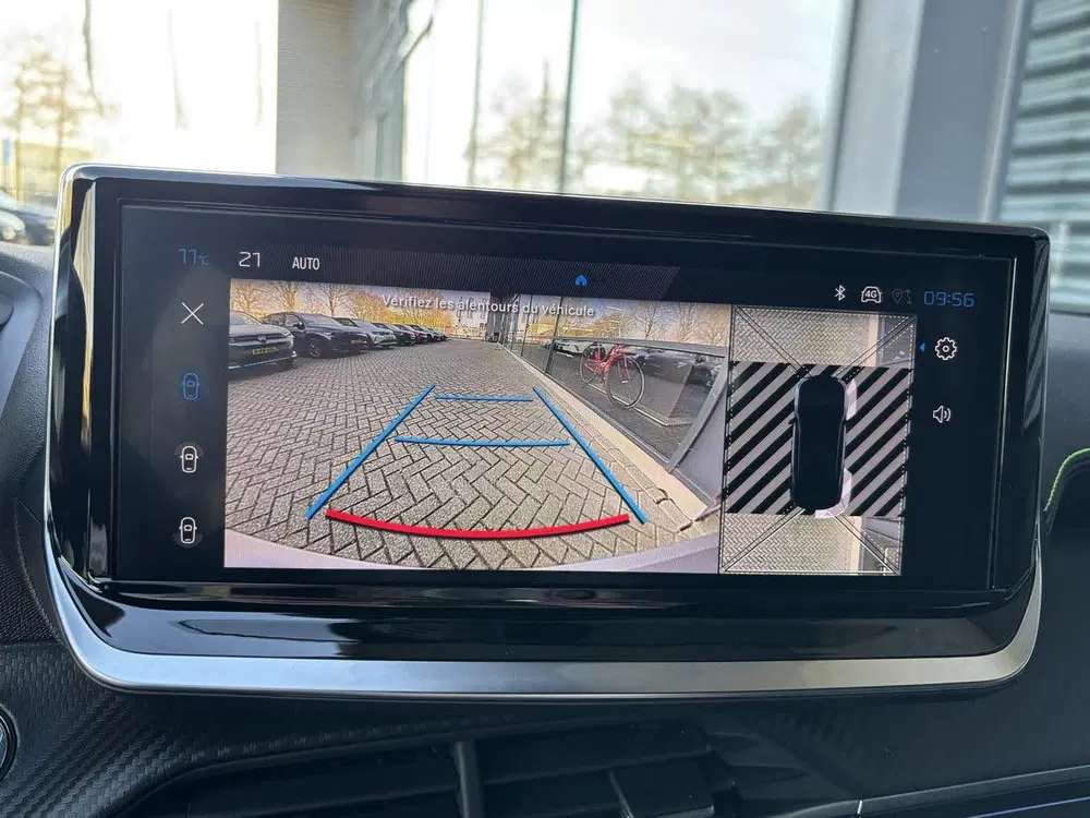 Peugeot 2008 1.2 Hybrid 145 GT uit 2026, foto 19