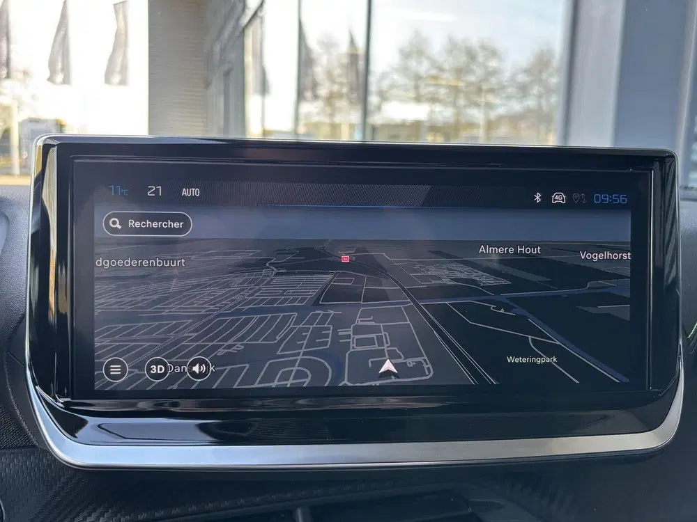 Peugeot 2008 1.2 Hybrid 145 GT uit 2026, foto 20