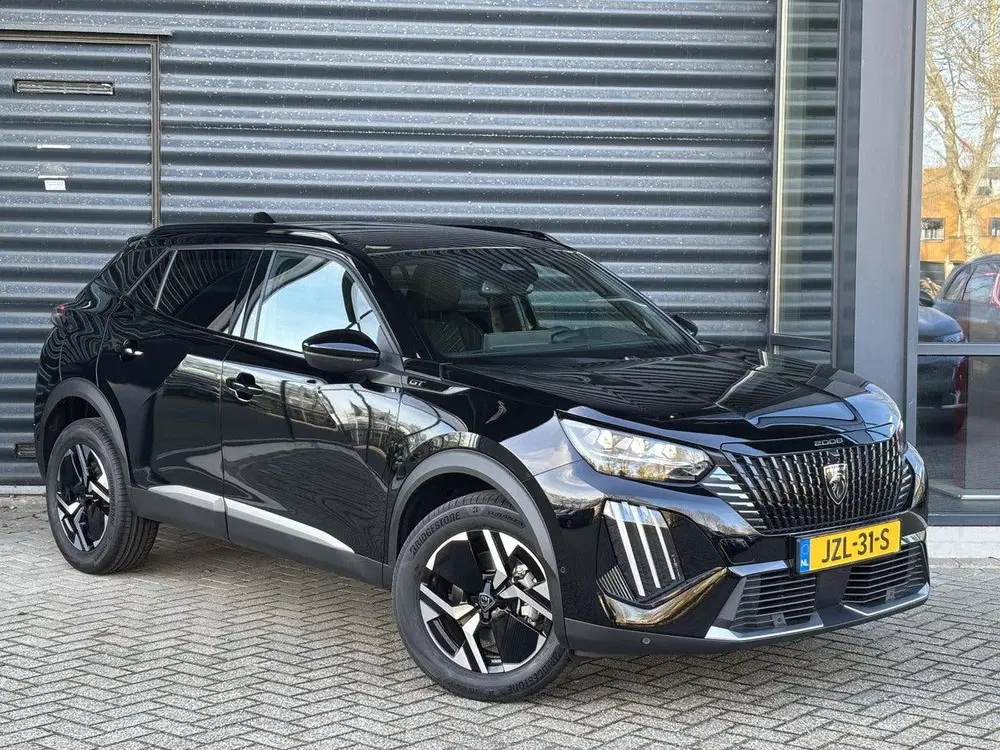 Peugeot 2008 1.2 Hybrid 145 GT uit 2026, foto 3