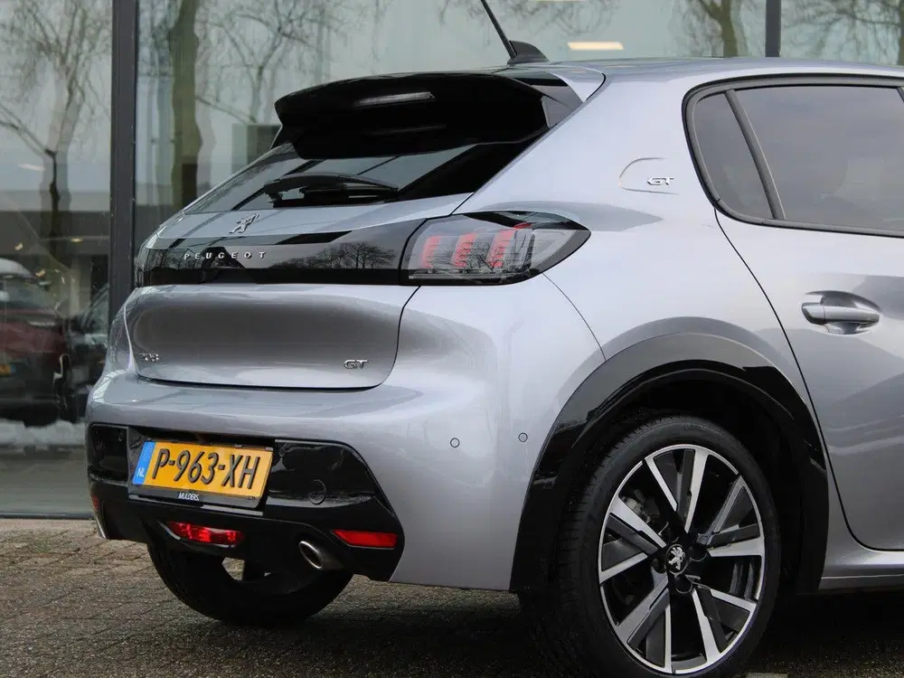 Peugeot 208 1.2 PureTech GT uit 2021, foto 13