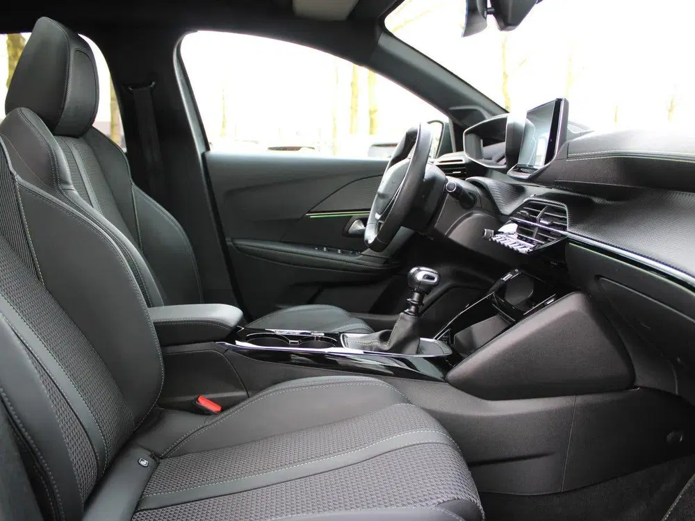Peugeot 208 1.2 PureTech GT uit 2021, foto 7