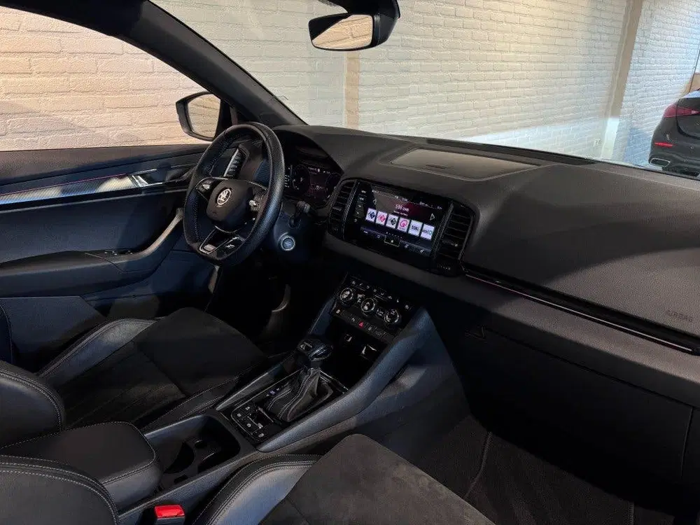 Skoda Karoq 1.5 TSI ACT Sportline Business DSG Virtual uit 2023, foto 2