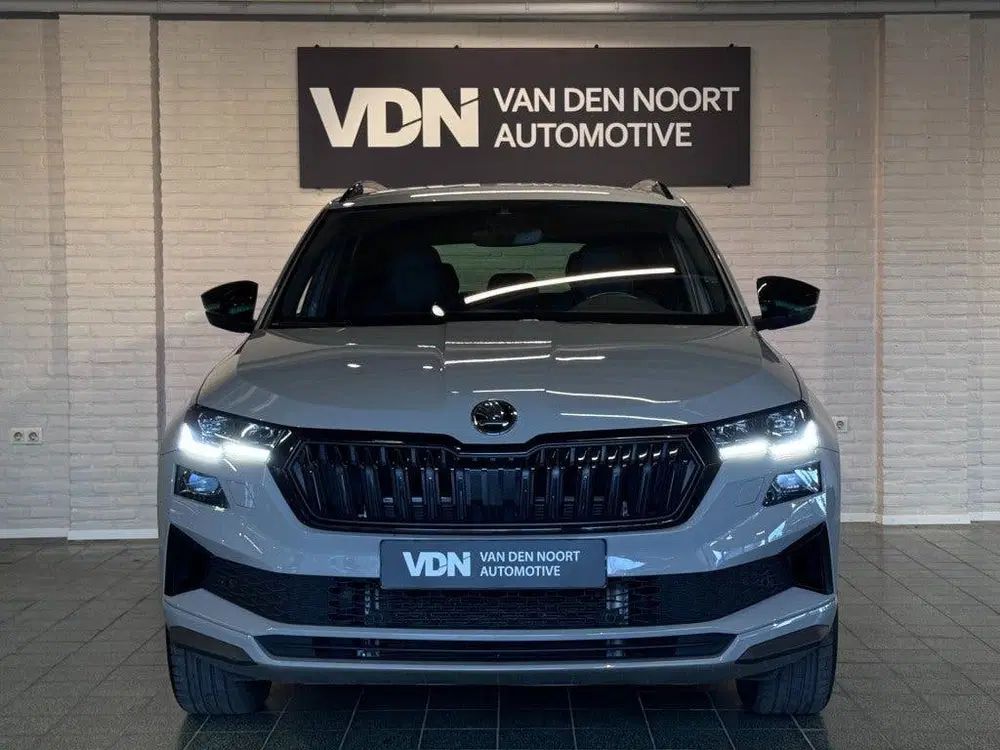 Skoda Karoq 1.5 TSI ACT Sportline Business DSG Virtual uit 2023, foto 4