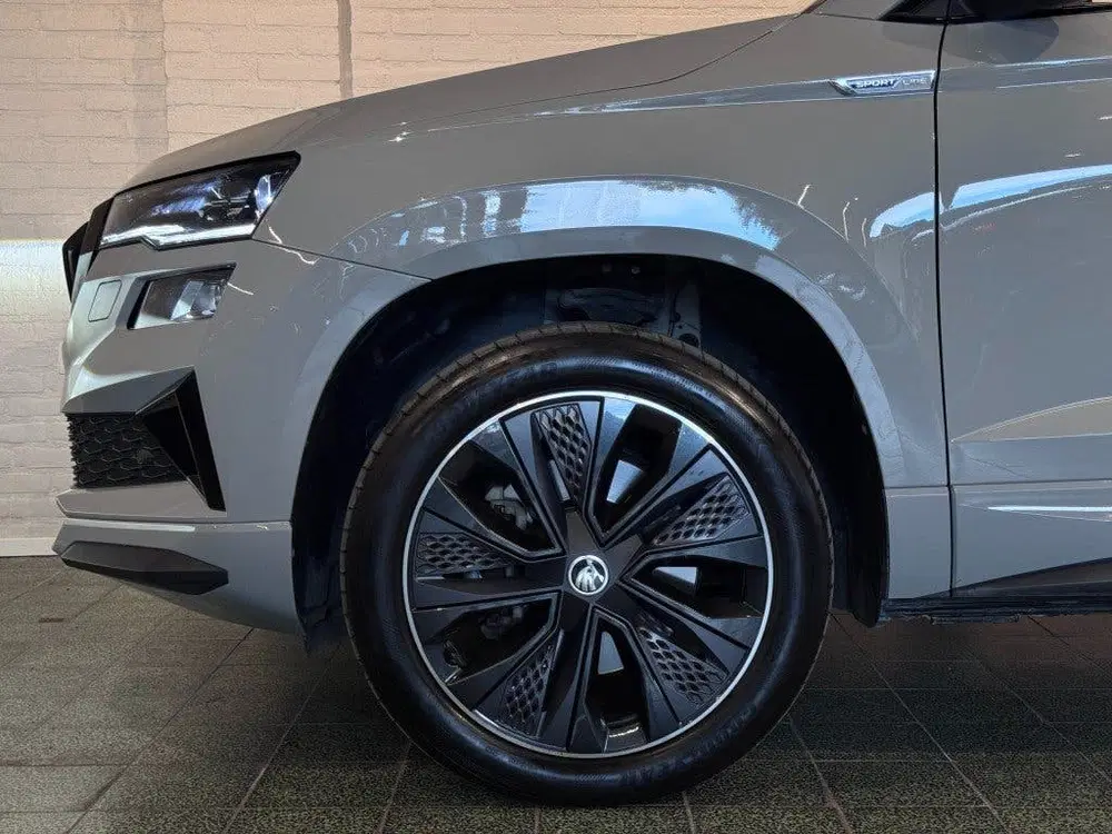 Skoda Karoq 1.5 TSI ACT Sportline Business DSG Virtual uit 2023, foto 7