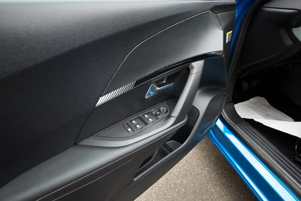 Peugeot 2008 1.2 PureTech 100 Allure uit 2024, foto 13