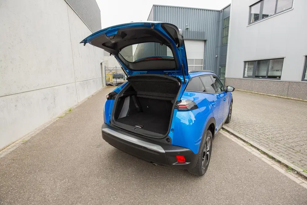 Peugeot 2008 1.2 PureTech 100 Allure uit 2024, foto 16