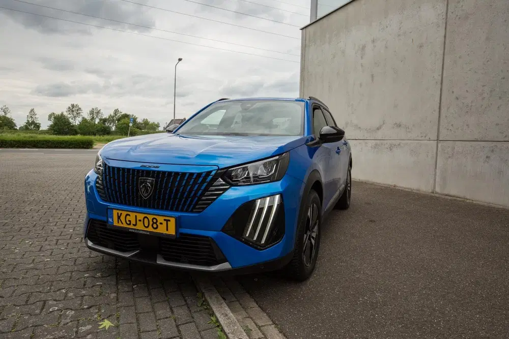 Peugeot 2008 1.2 PureTech 100 Allure uit 2024, foto 4