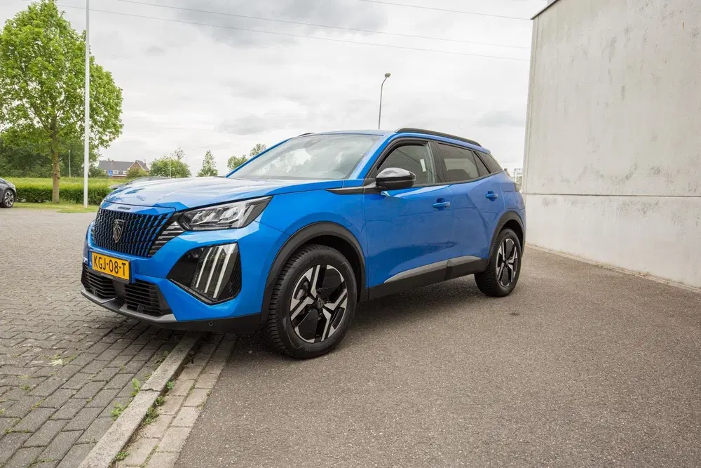 Peugeot 2008 1.2 PureTech 100 Allure uit 2024, foto 6