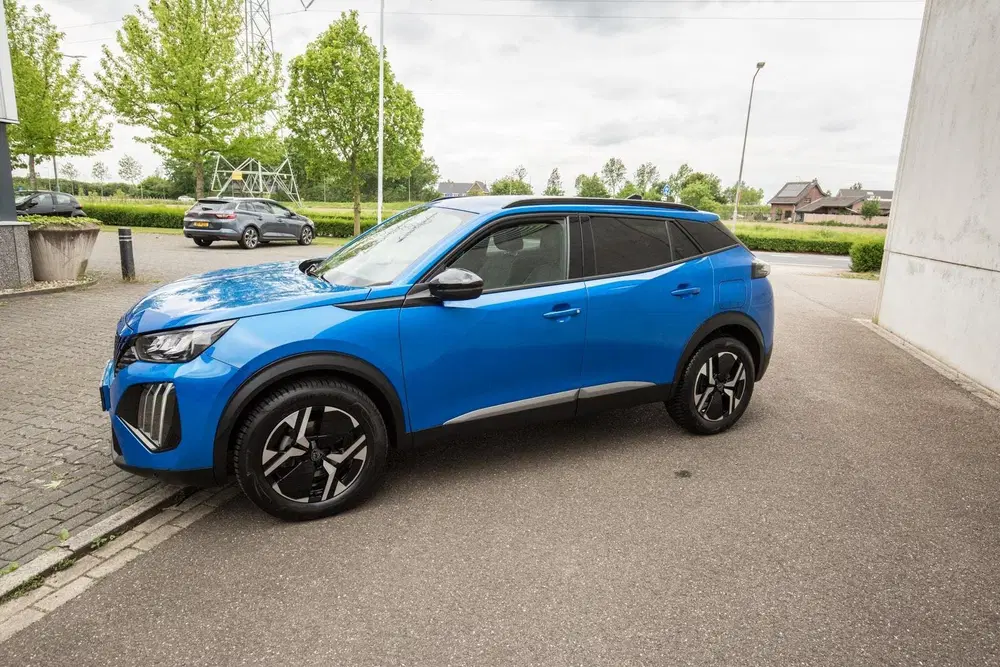 Peugeot 2008 1.2 PureTech 100 Allure uit 2024, foto 7