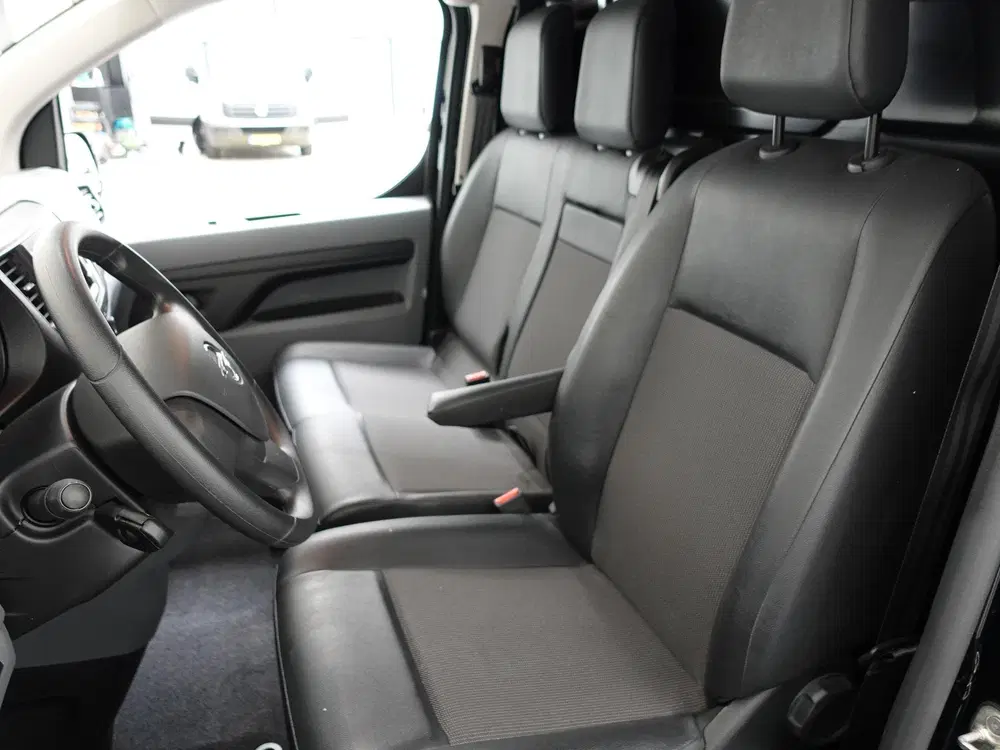 Opel Vivaro 75kWh L2H1 Innovation Automaat Cruise Cont uit 2022, foto 3