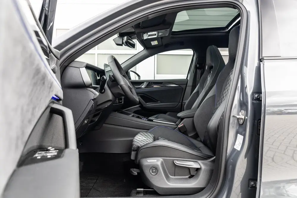 Volkswagen Tayron 1.5 eHybrid 204pk R-Line Edition | 20" Vel uit 2026, foto 14