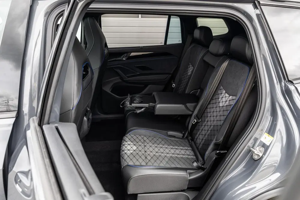 Volkswagen Tayron 1.5 eHybrid 204pk R-Line Edition | 20" Vel uit 2026, foto 16