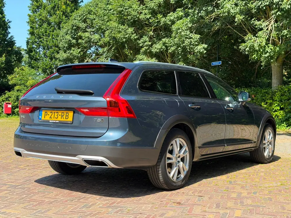 Volvo V90 2.0 T5 AWD PRO 250PK uit 2020, foto 10