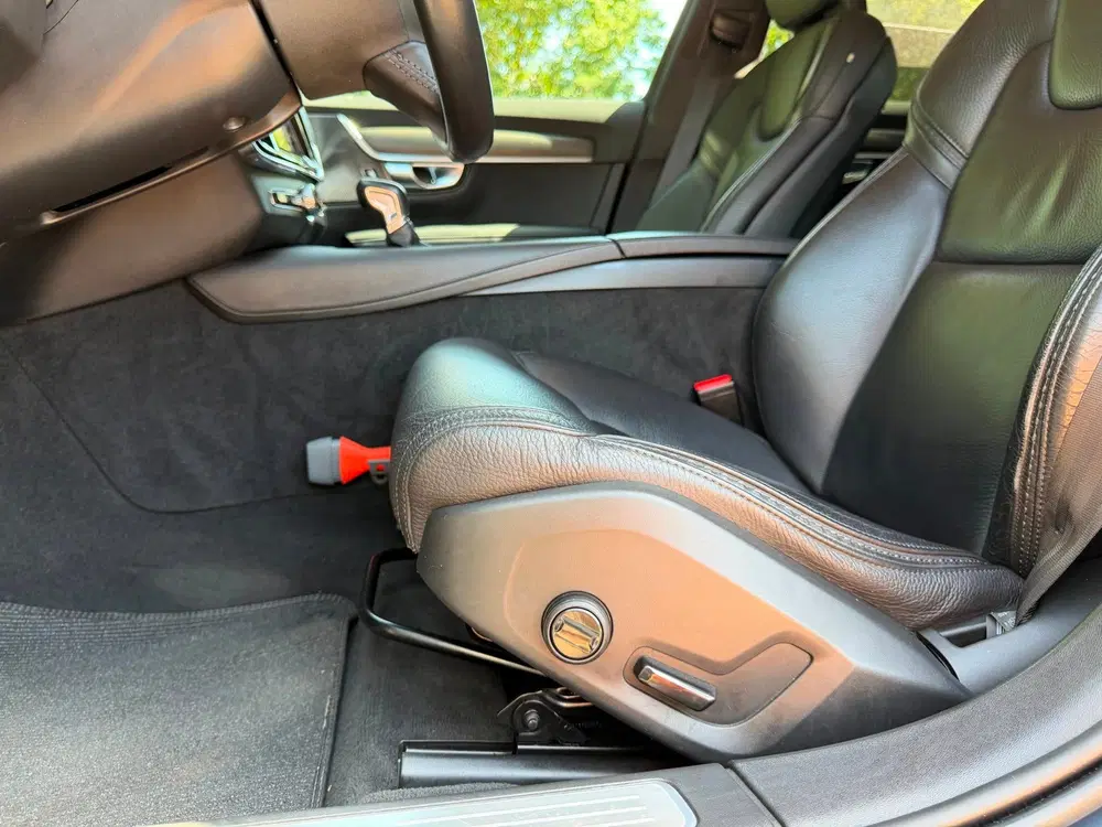 Volvo V90 2.0 T5 AWD PRO 250PK uit 2020, foto 14