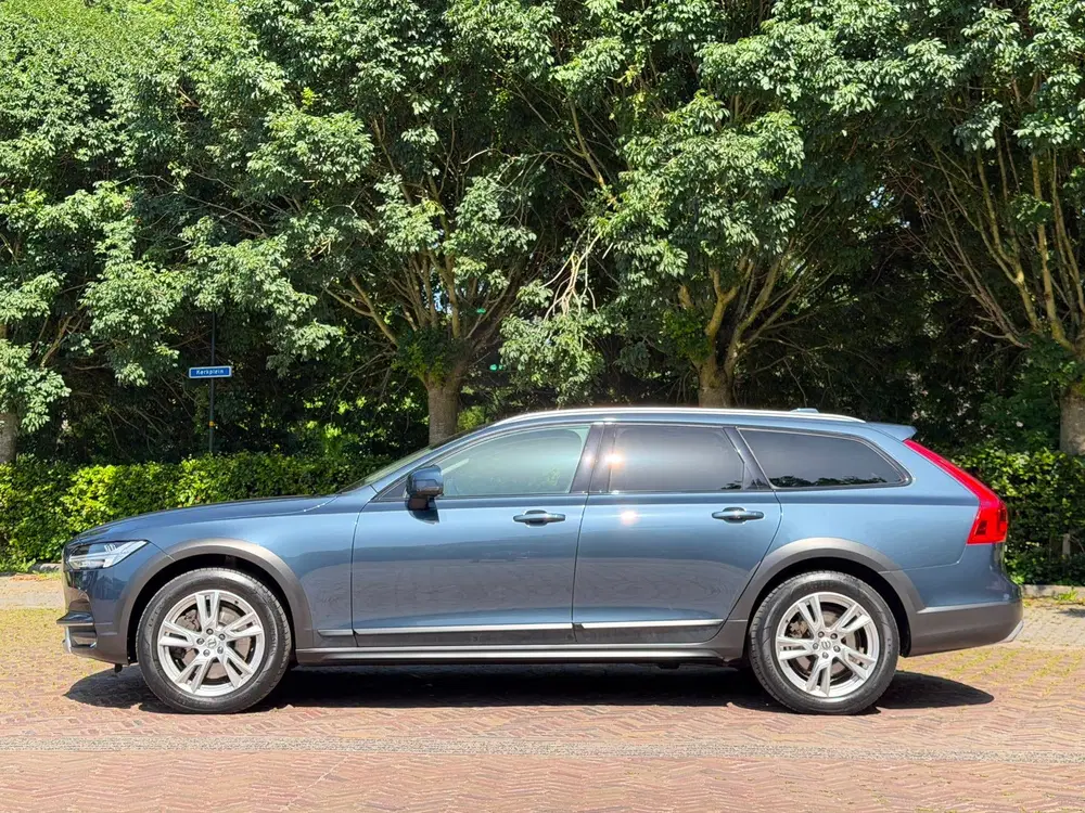 Volvo V90 2.0 T5 AWD PRO 250PK uit 2020, foto 2