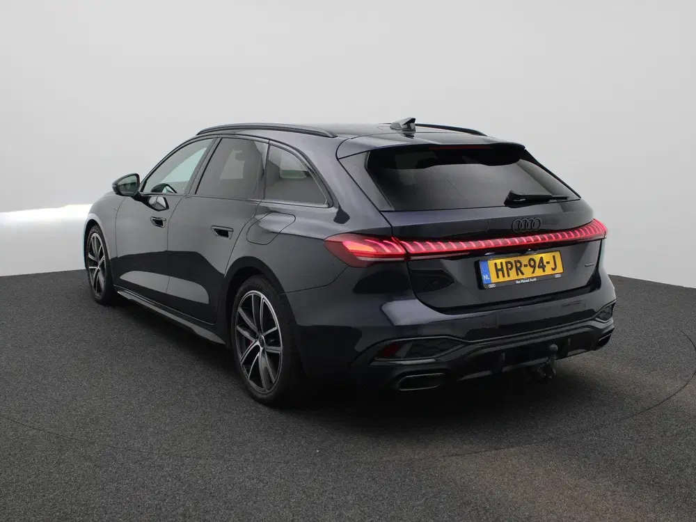 Audi A5 2.0 e-hybrid quattro S edition Competition uit 2025, foto 3