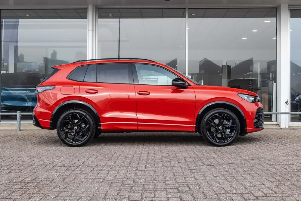 Volkswagen Tiguan 1.5 eHybrid 204pk R-Line Edition | Panoram uit 2026, foto 3