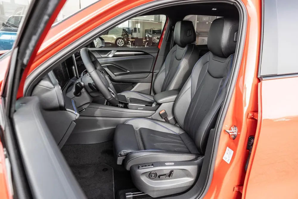 Volkswagen Tiguan 1.5 eHybrid 204pk R-Line Edition | Panoram uit 2026, foto 4