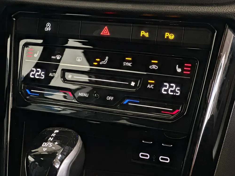 Volkswagen T-Roc 1.5 TSI R-Line Business+ Edition | Carplay uit 2022, foto 18