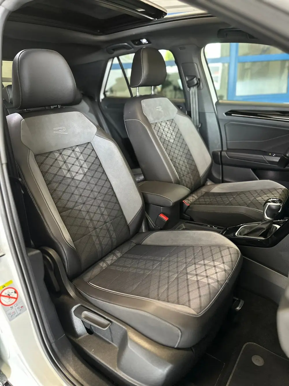 Volkswagen T-Roc 1.5 TSI R-Line Business+ Edition | Carplay uit 2022, foto 19