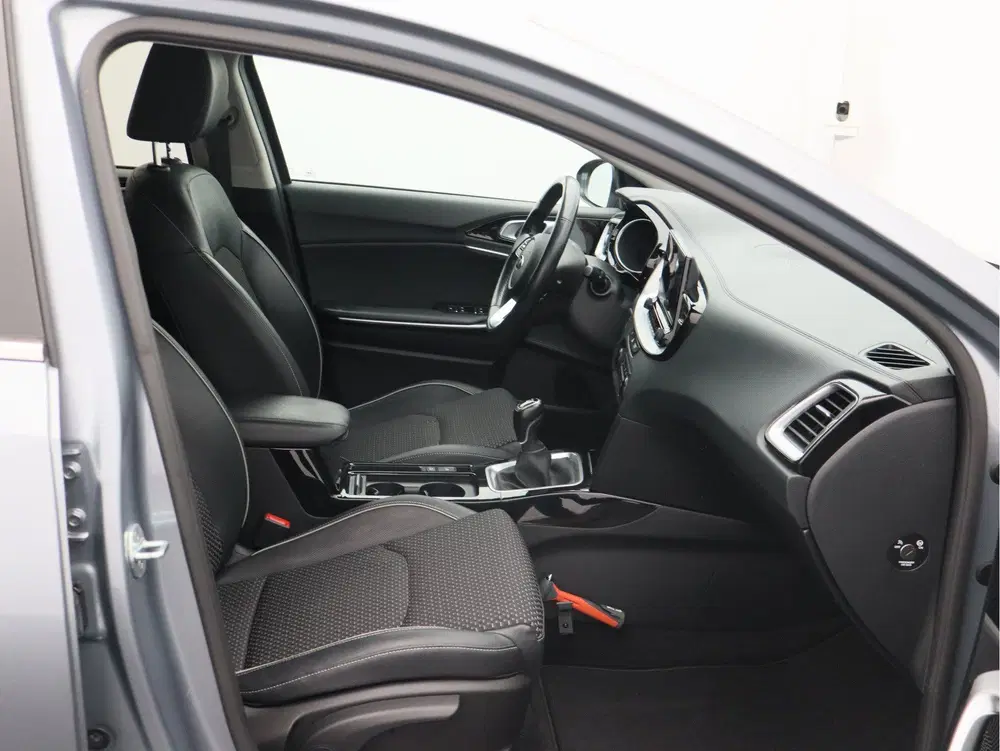 Kia Ceed 1.5 T-GDi DynamicPlusLine uit 2021, foto 19