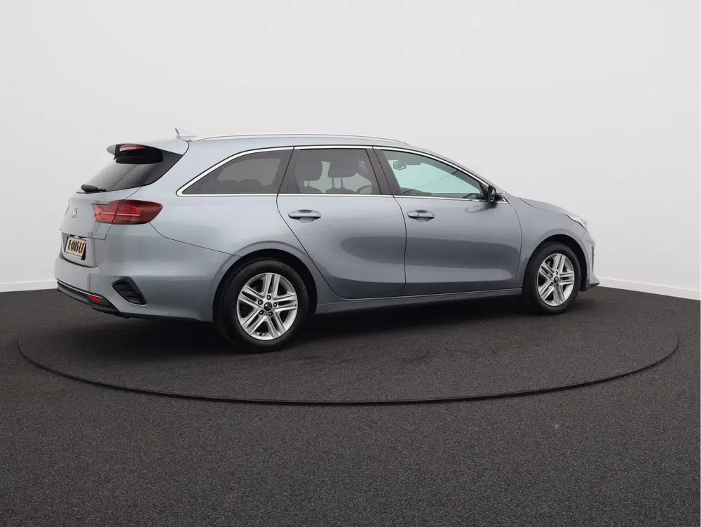 Kia Ceed 1.5 T-GDi DynamicPlusLine uit 2021, foto 20