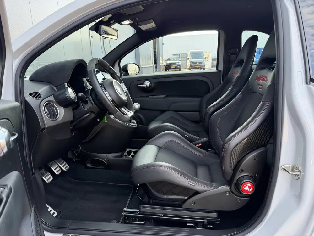 Abarth 595 1.4 T-Jet Esseesse 70th Anniversary BEATS | AKRA uit 2020, foto 10