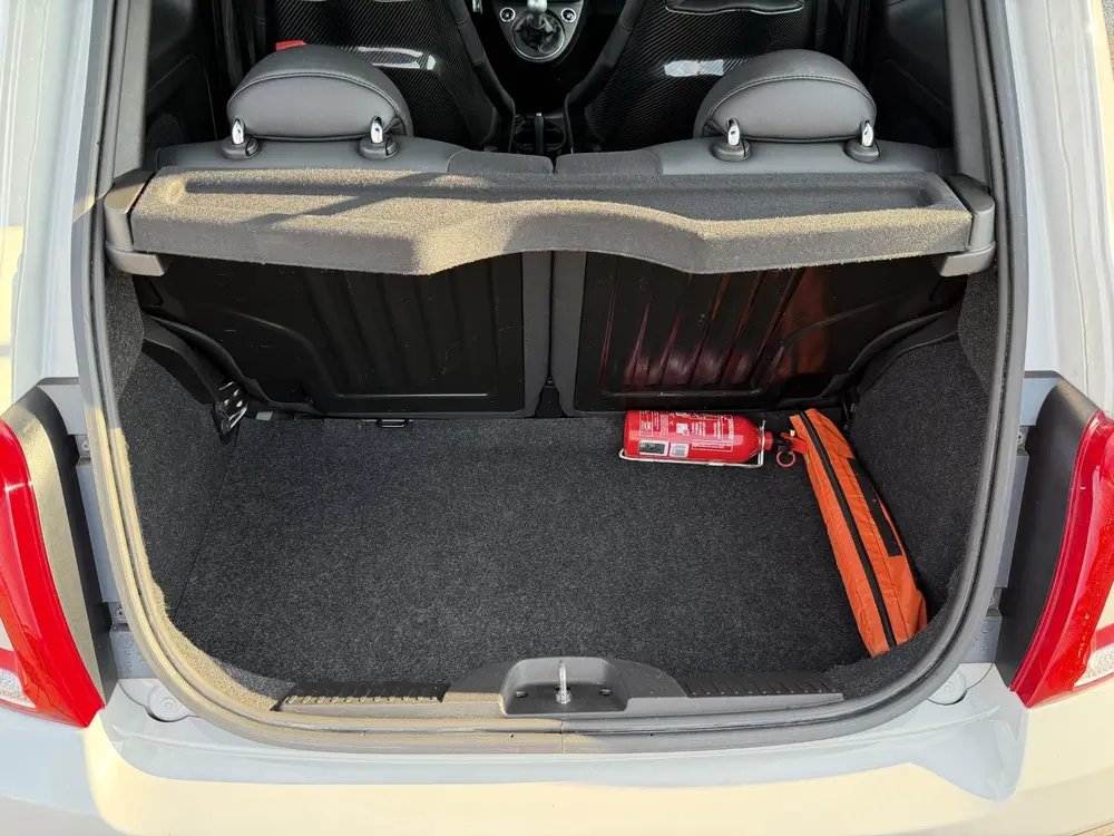Abarth 595 1.4 T-Jet Esseesse 70th Anniversary BEATS | AKRA uit 2020, foto 15
