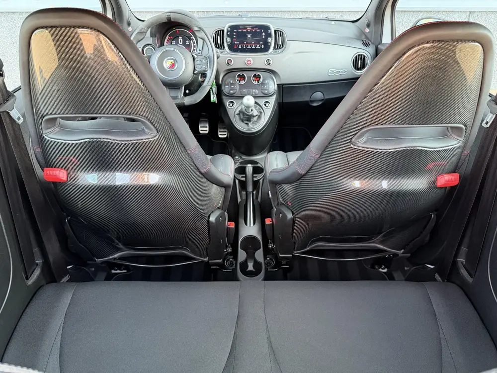 Abarth 595 1.4 T-Jet Esseesse 70th Anniversary BEATS | AKRA uit 2020, foto 16