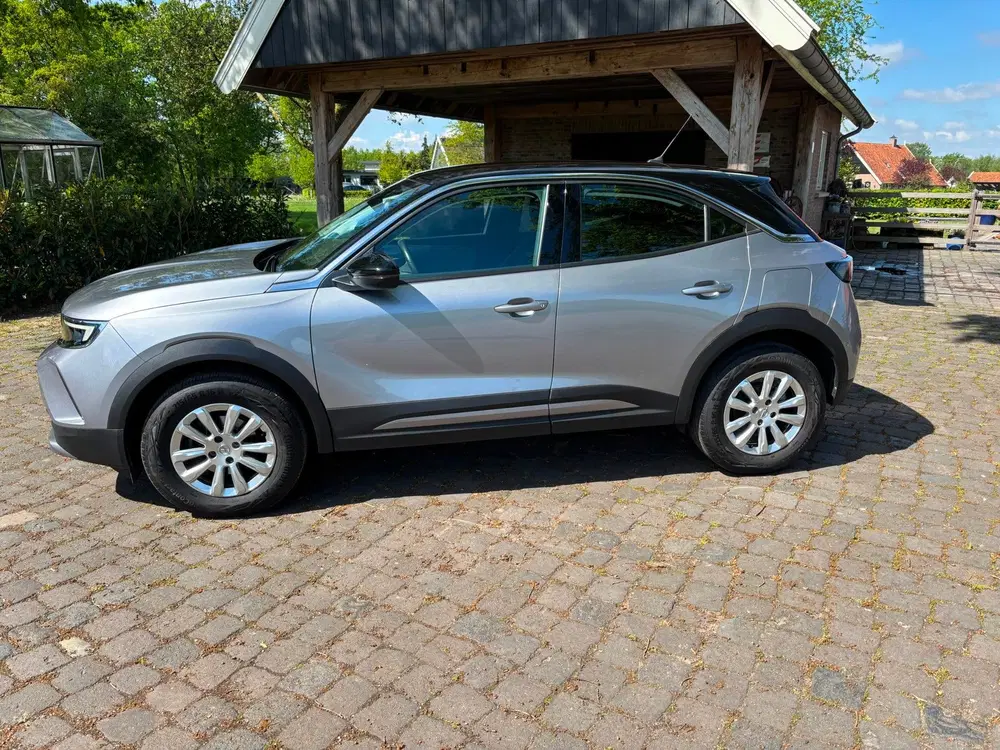 Opel Mokka 1.2 Edition uit 2021, foto 2