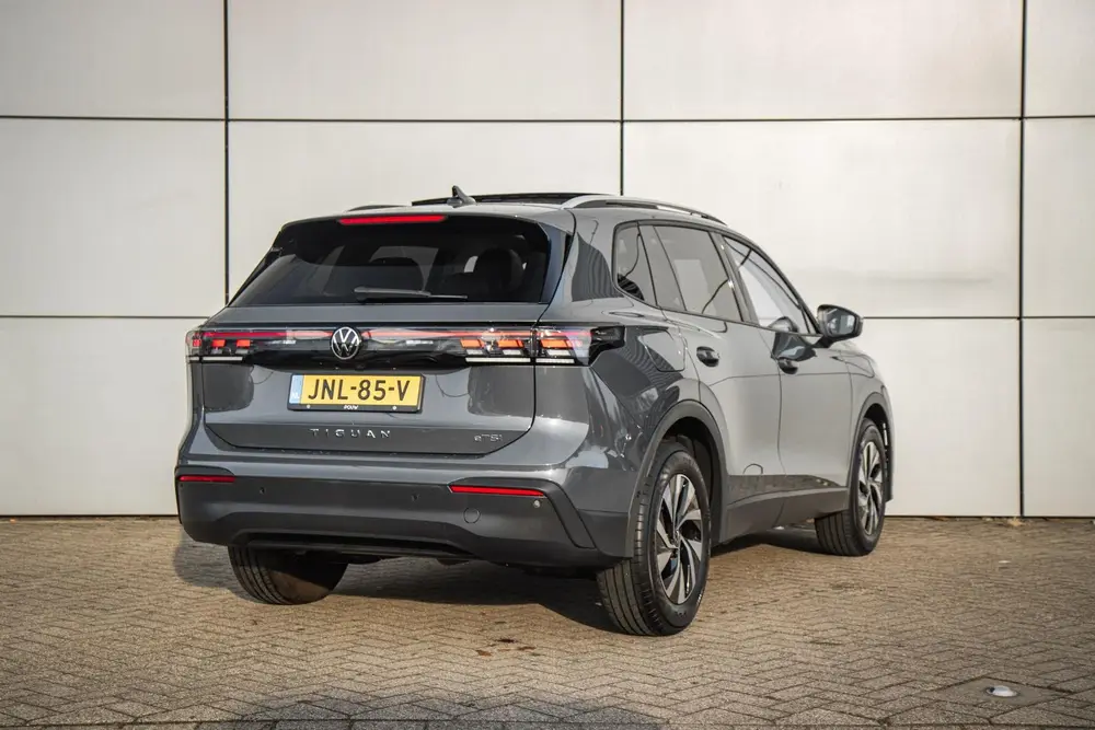 Volkswagen Tiguan 1.5 eTSI 150pk DSG Life Edition | Panorama uit 2025, foto 2