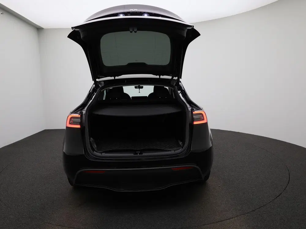Tesla Model Y Long Range AWD 75 kWh uit 2023, foto 11