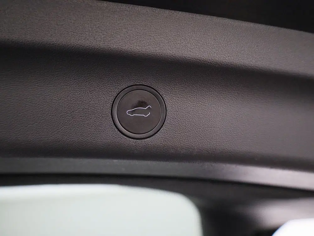 Tesla Model Y Long Range AWD 75 kWh uit 2023, foto 12