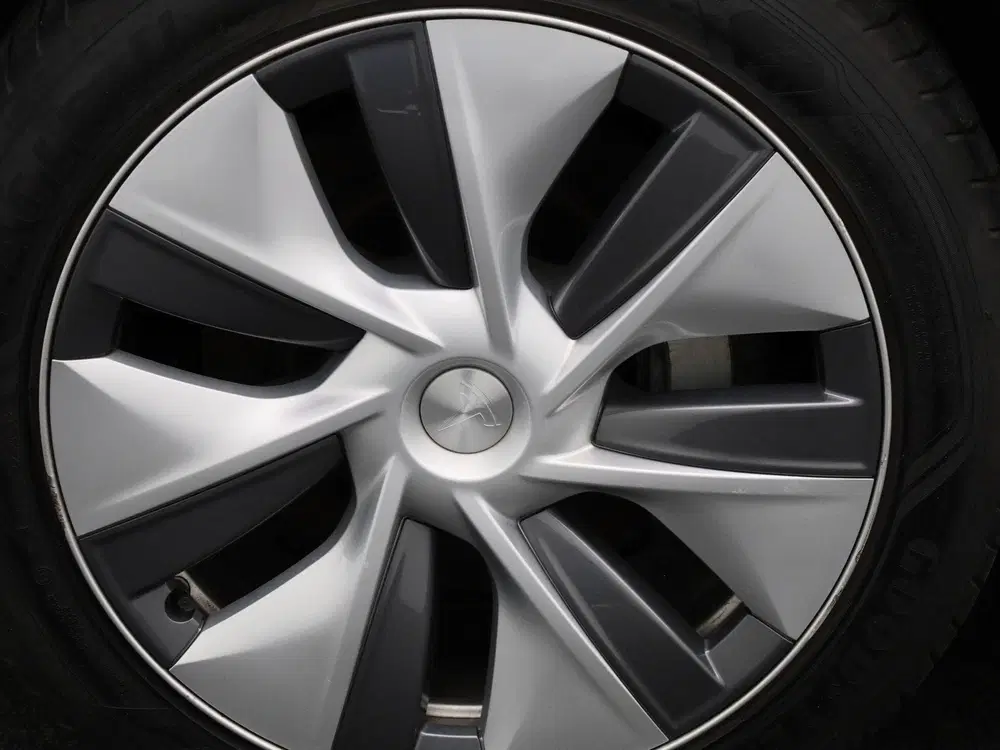 Tesla Model Y Long Range AWD 75 kWh uit 2023, foto 13